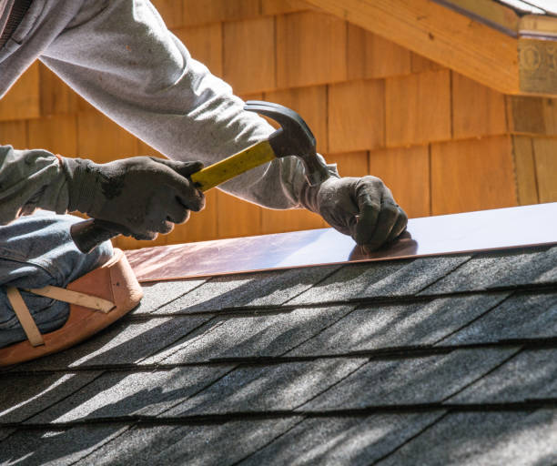 Best Flat Roof Repair Services  in Marshfield, WI